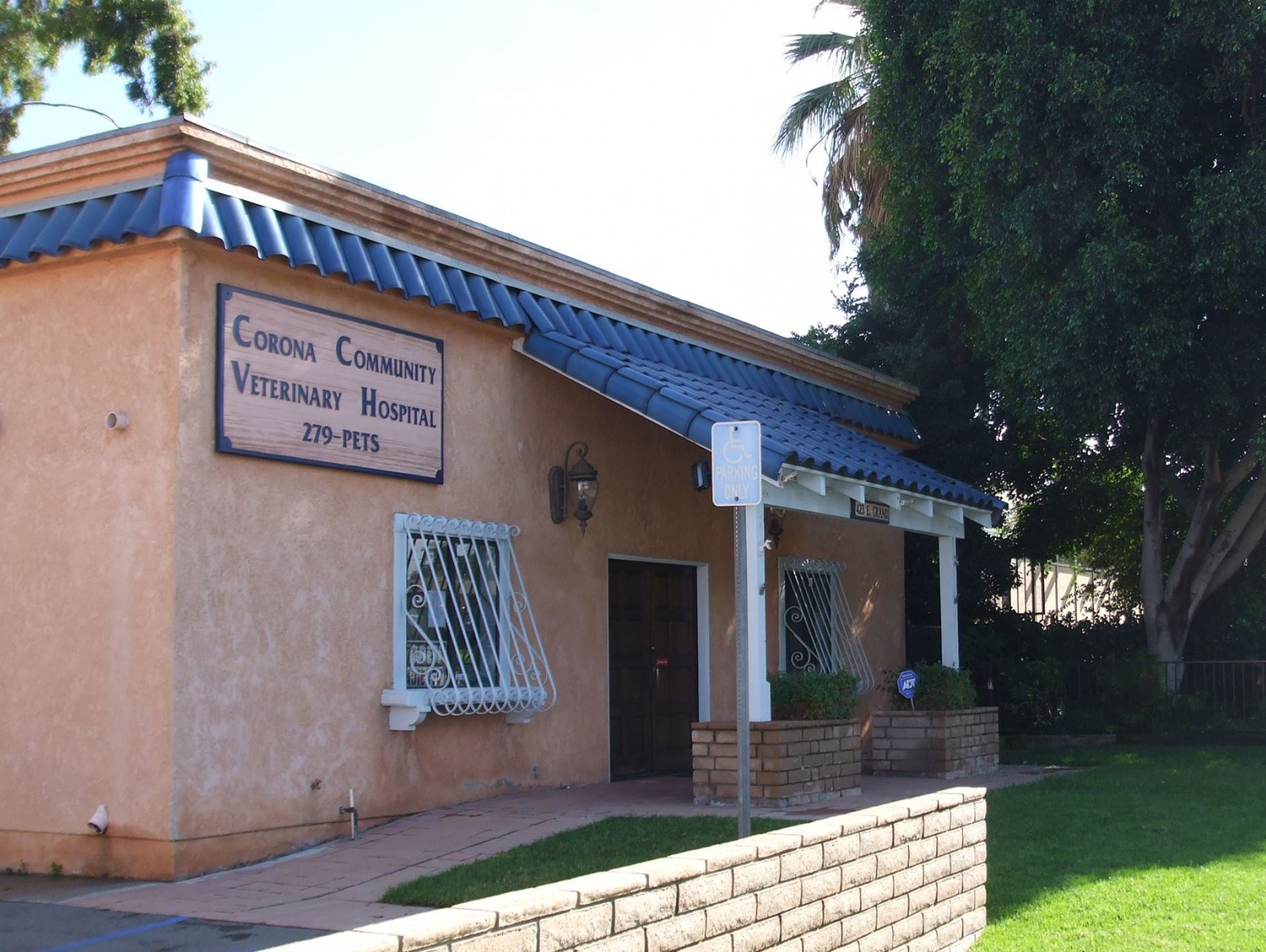 inland center animal hospital